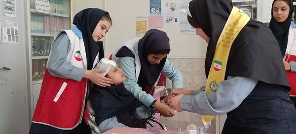 مانور زلزله در دبیرستان شهید هاشمی نژاد 