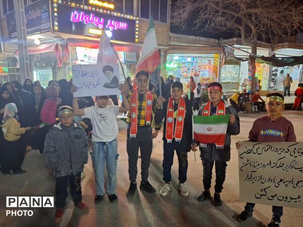 بیعت دانش‌آموزان پیشتاز شهر لایین با رهبر عزیز انقلاب