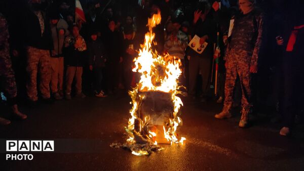 حضور گسترده و پرشور مردم انقلابی نیشابور در مراسم شهادت رهبر شهید