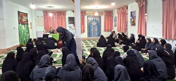 گرامیداشت ایام فاطمیه در مدرسه فضیلت 