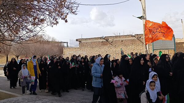 حضور گسترده مردم سفیددشت در راهپیمایی ۲۲ بهمن