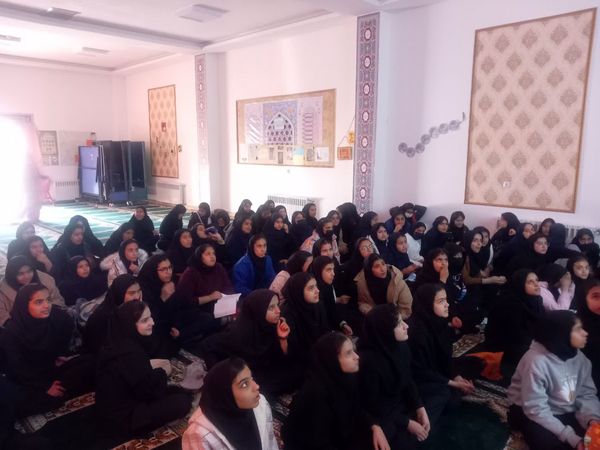 مراسم اکران فیلم در دبیرستان فرهنگ مرحوم فخرایی