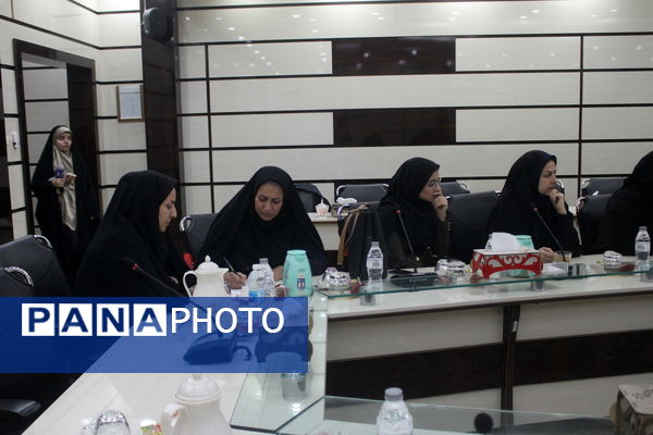 کارگاه آموزشی ویژه بانوان شاغل در اداره‌کل آموزش و پرورش استان بوشهر 