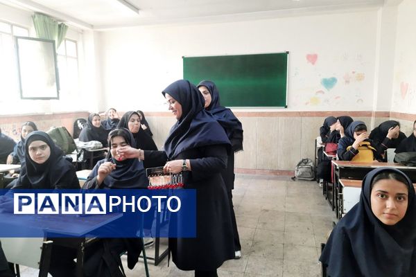 مراسم جشن ولادت حضرت معصومه (س) و روزدختر در دبیرستان حضرت ولیعصر (عج) ری یک