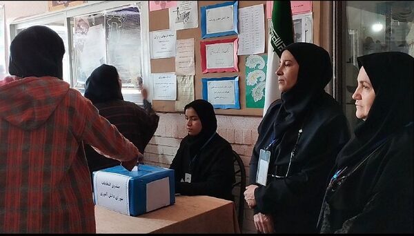  انتخابات شورای دانش‌آموزی در هنرستان کاردانش حافظ
