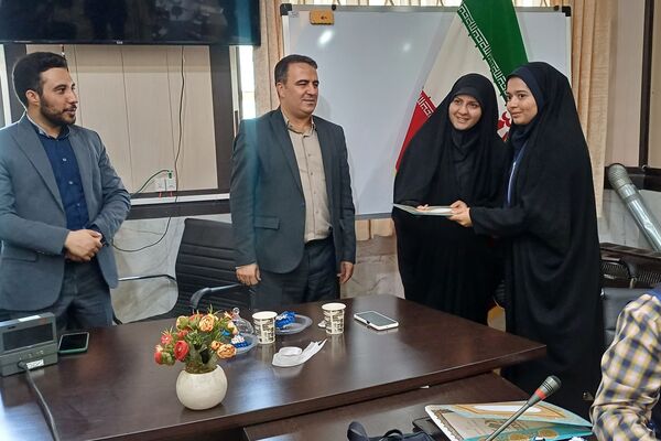 مراسم تجلیل از دانش آموز خبرنگاران پانا ناحیه 3 شیراز