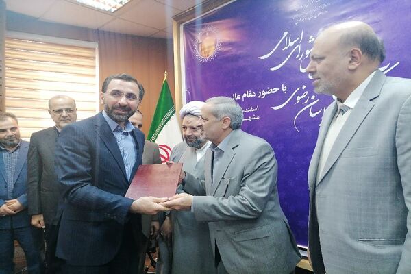 نشست مشترک اعضای کمیسیون آموزش و تحقیقات مجلس، مدیران آموزش و پررش استان خراسان رضوی و وزیر آموزش وپرورش در مشهد