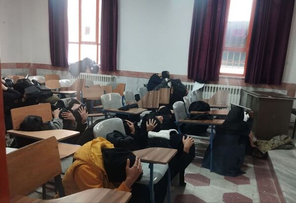 اجرای مانور زلزله در هنرستان شهید شهیدی خلیل آباد 