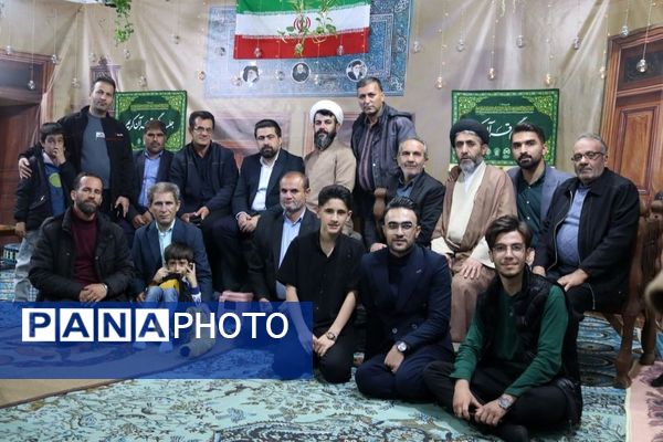 برگزاری باشکوه هشتمین محفل ویژه قرآنی «رواق» با محوریت ترویج جلسات خانگی قرآن کریم در شهرستان فلارد