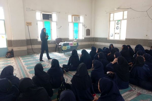 هفته بهداشت و روان در مدرسه زهرای‌مرضیه حاجی‌آباد