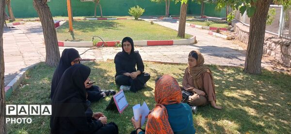 هم‌اندیشی دانش‌آموزان کامیارانی با محوریت «نوجوان تمدن‌ساز» و فرهنگ عفاف و حجاب