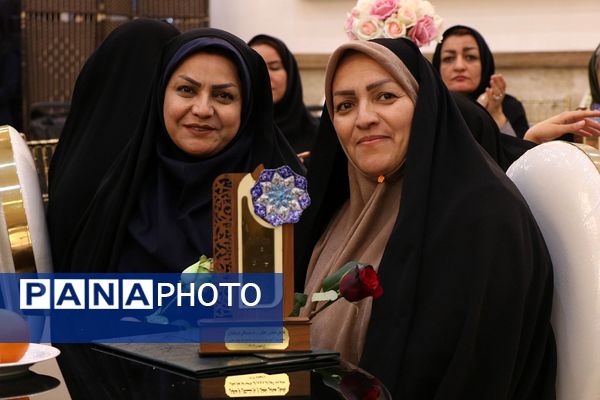 آیین بزرگداشت روز معلم ویژه معلمان و فرهنگیان ناحیه۲ بهارستان