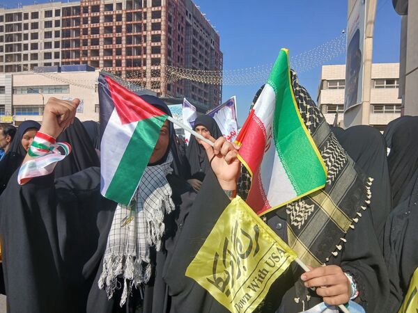 ۱۳ آبان،  روز آشکار ساختن ناتوانی استکبار 