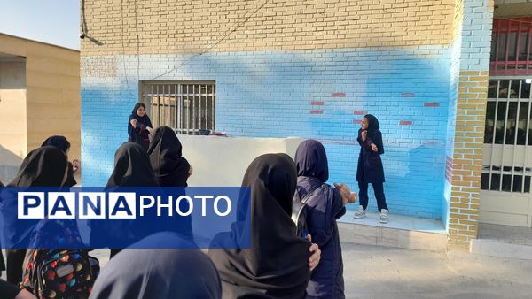 مراسم صبحگاهی در دبیرستان دخترانه عصمت اسلامشهر