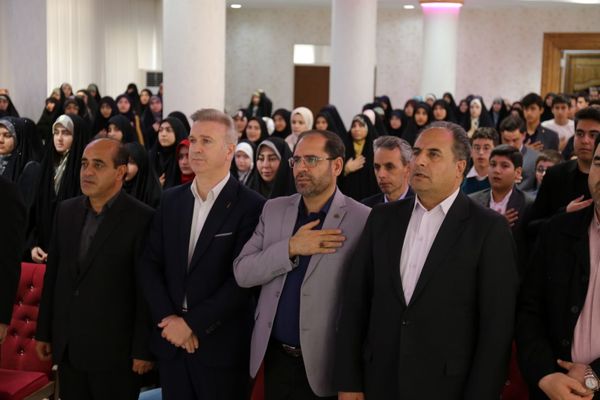 آیین تجلیل از برگزیدگان جشنواره قرآن عترت و نماز آذربایجان شرقی