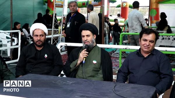 همدلی مسئولان و خادمان در خدمت به زائران رهبر شهید