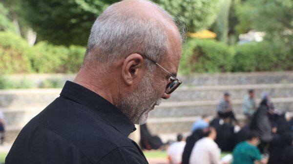 طنین دعای عرفه در پارک کوهستان یزد