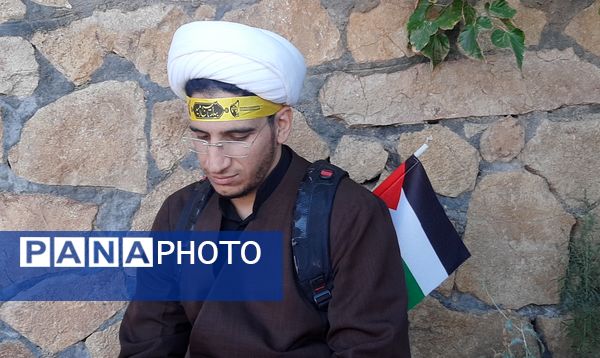  کاروان زائرین پیاده دانش‌آموزی در نیشابور