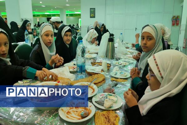 مهمانسرای حرم امام رضا (ع) میزبان ۱۰۰۰ دانش‌آموز از مدارس ناحیه یک مشهد 
