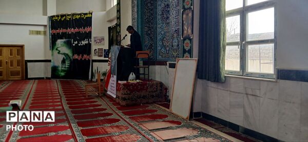حضور پررنگ دانش‌آموزان بیرانوندی در نماز جمعه