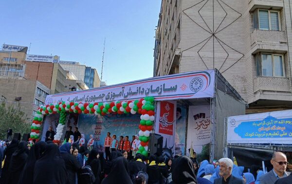 قاب‌هایی از خروش نسل بیدار