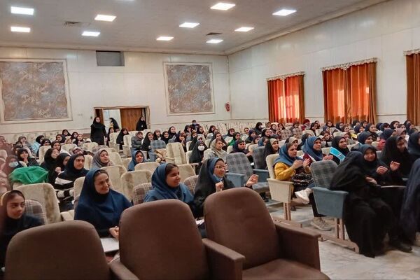دوره مقدماتی آموزش خبرنگاری ویژه دختران در کانون اندیشه،