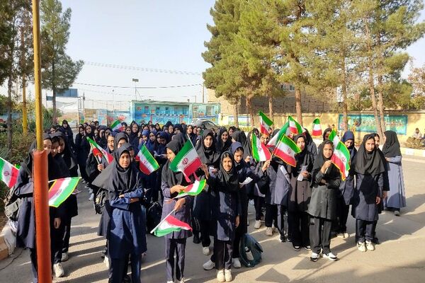 آغاز سال تحصیلی جدید و گرامیداشت هفته دفاع مقدس در دبیرستان شهید مجید دهنوی نیشابور