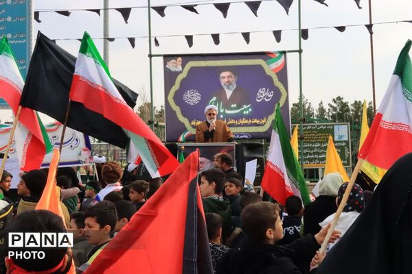 اجتماع «بیعت» فرهنگیان و دانش‌آموزان جعفرآباد با رهبر جدید انقلاب 