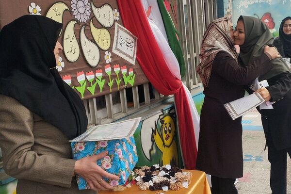 جشن میلاد امام زمان(عج) و ایام الله دهه فجر در مدارس شهرستان قدس