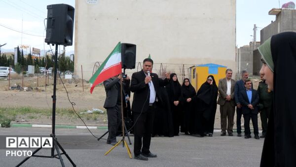 آیین اهتزاز پرچم امام رضا(ع) و رونمایی از دیوارنگاره کودکان میناب در شهر کهک