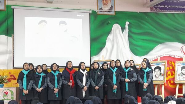زنگ انقلاب در دبیرستان شاهد یاس نبی گناباد 