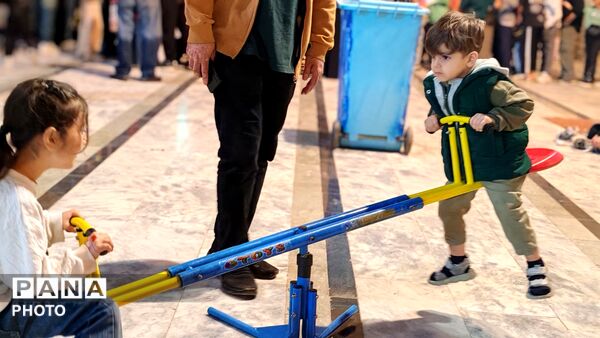  قاب پانا میزبان غرفه کودک در حسینیه امام خمینی 