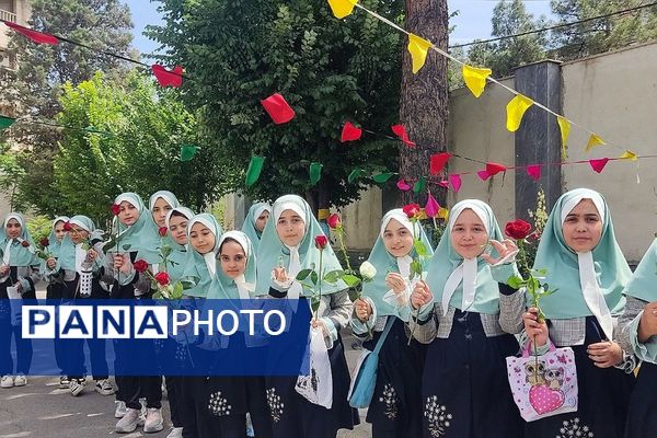 عطر رضوی در رباط کریم؛ نماز جمعه میزبان جشن میلاد امام رضا (ع)