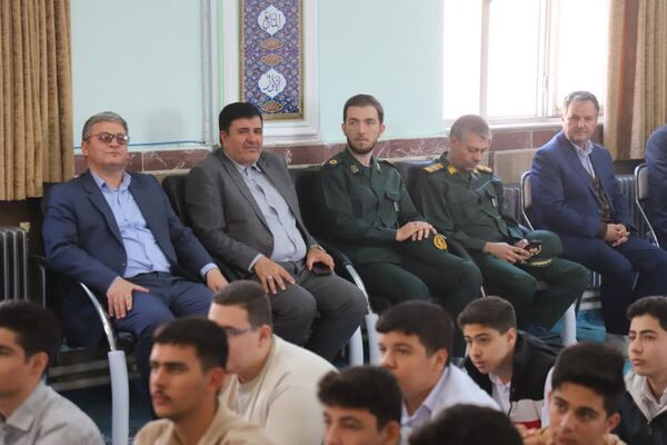 آیین نواخته شدن زنگ نماز در مدارس آذربایجان شرقی با حضور معاون آموزش متوسطه وزارت آموزش و پرورش