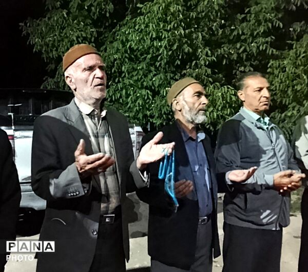 اجتماعات شبانه در حسینیه شهدای شهر بار نیشابور  