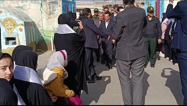 جشن انقلاب در مدرسه شهید بهمنی خلیل آباد