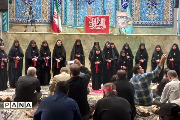 هم‌نوایی دانش‌آموزان شهرقدس در مصلی