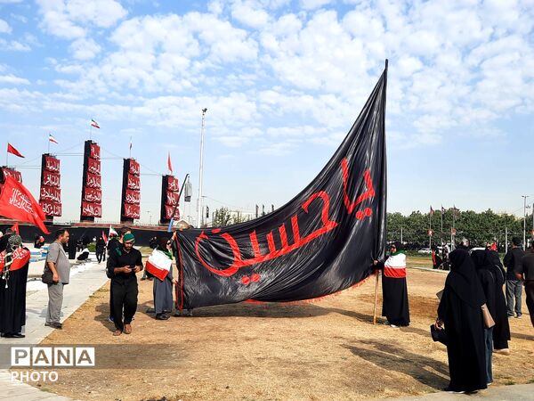 وداع باشکوه ملت با رهبر انقلاب و تشییع پیکر پاک و مطهر ایشان