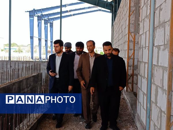 بازدید معاون تربیت بدنی و سلامت وزارت آموزش و پرورش از پروژه استخر دانش‌آموزی کاشمر 