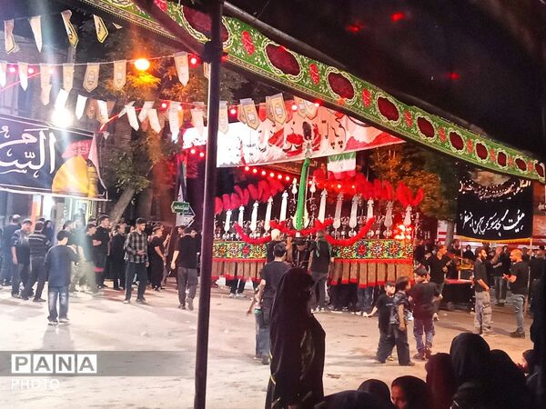 اجتماع عظیم عزاداران حسینی در میدان شهید بهشتی مریانج