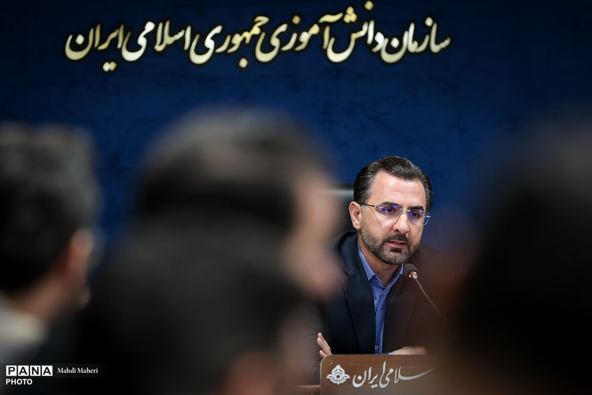 نشست قائم مقام معاون وزیر در سازمان دانش‌آموزی با مدیران سازمان و مسئولان خبرگزاری پانا استان‌ها به‌مناسبت روز خبرنگار