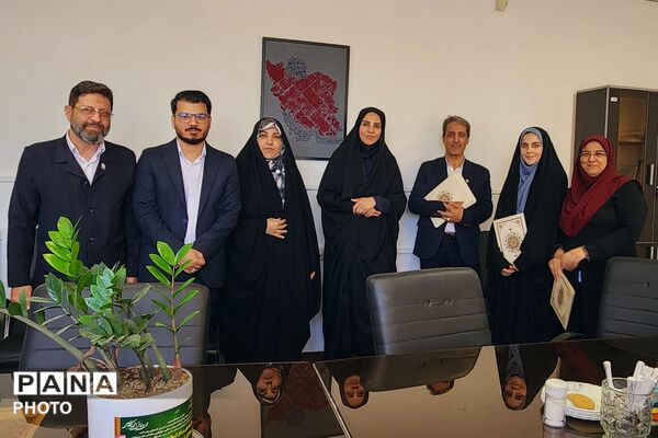  قدردانی مدیر منطقه ۱۳ از کارکنان آموزش‌وپرورش