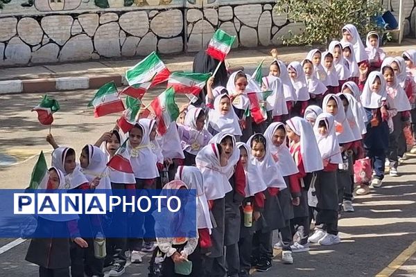 برگزاری جشن شکوفه ها در دبستان نجمه ناحیه یک شهرری