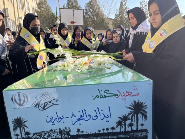 پایان مسیر عاشقی با بدرقه پیکر شهید گمنام