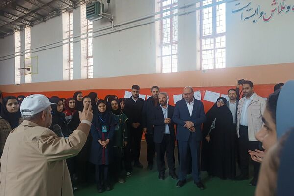 حضور دانش آموزان مدرسه ایثار در اردو توانمند سازی "برپا" در اردوگاه امام خمینی (ره)