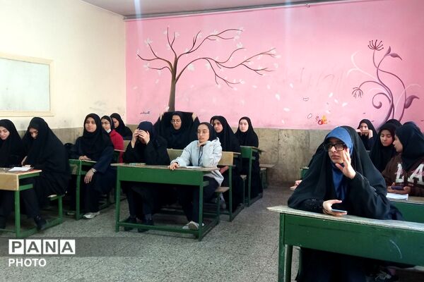 مسابقات قرآن، عترت و نماز دانش‌آموزان دختر منطقه کهریزک 
