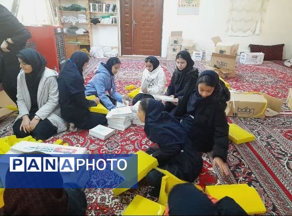 اهدای ۶۰۰ پک لوازم التحریر برای دانش‌آموزان کم برخوردار