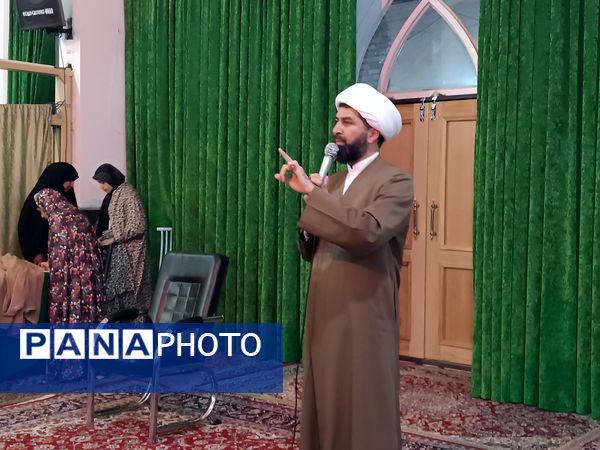 اعتکاف دانش‌آموزی در گناباد