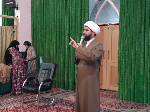 اعتکاف دانش‌آموزی در گناباد