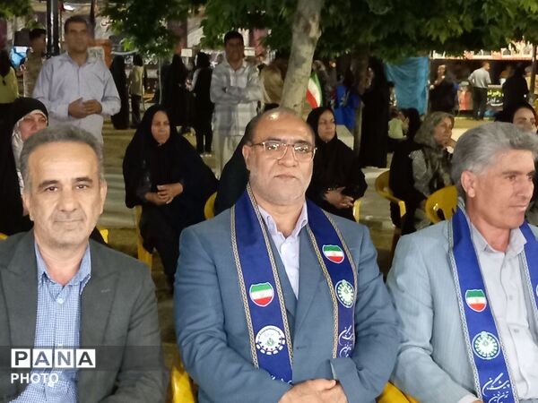 برپایی غرفه «با انرژی‌ها» با حضور مدیرکل آموزش و پرورش لرستان